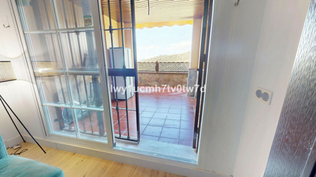 Ground Floor Apartment Cala del Moral Málaga - image 4