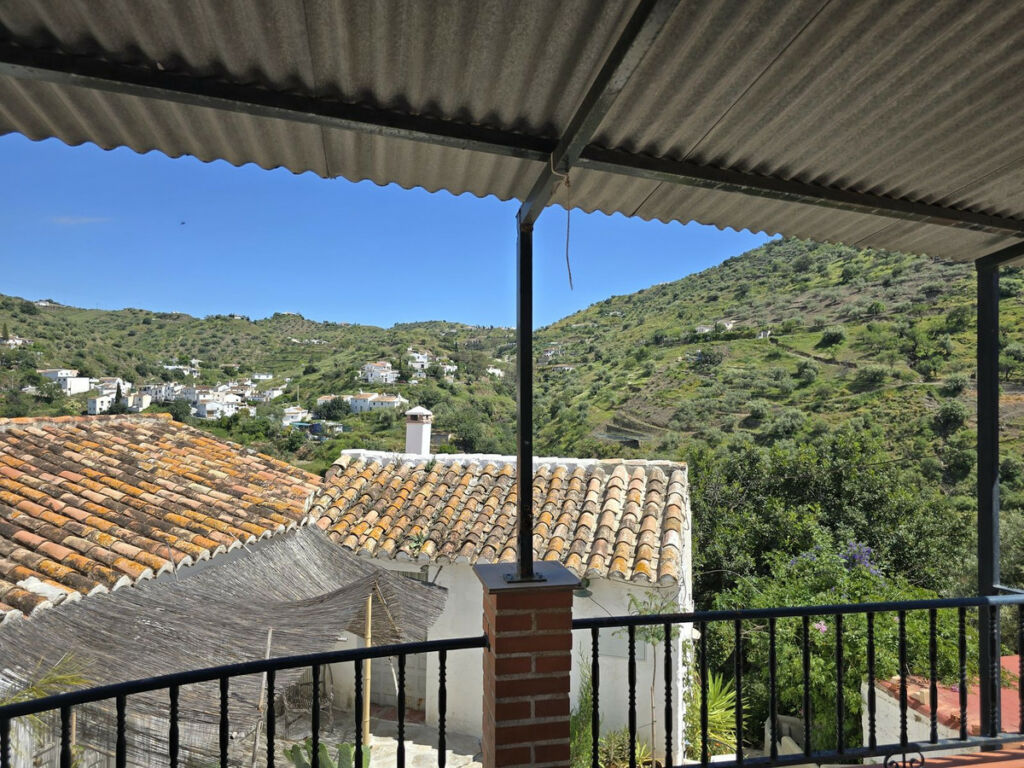 Townhouse Canillas de Aceituno Málaga - image 4