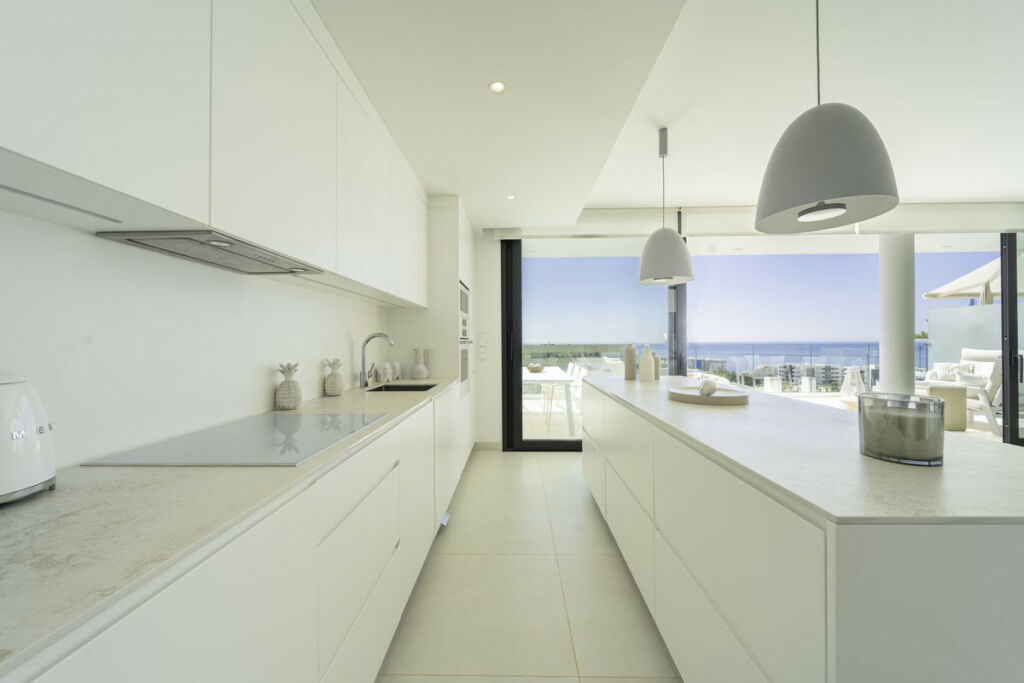 Top Floor Apartment Fuengirola Málaga - image 4