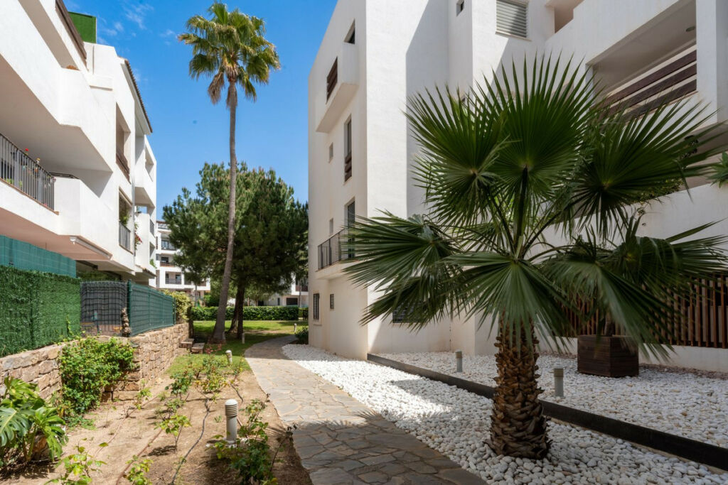 Ground Floor Apartment La Cala de Mijas Málaga - image 4