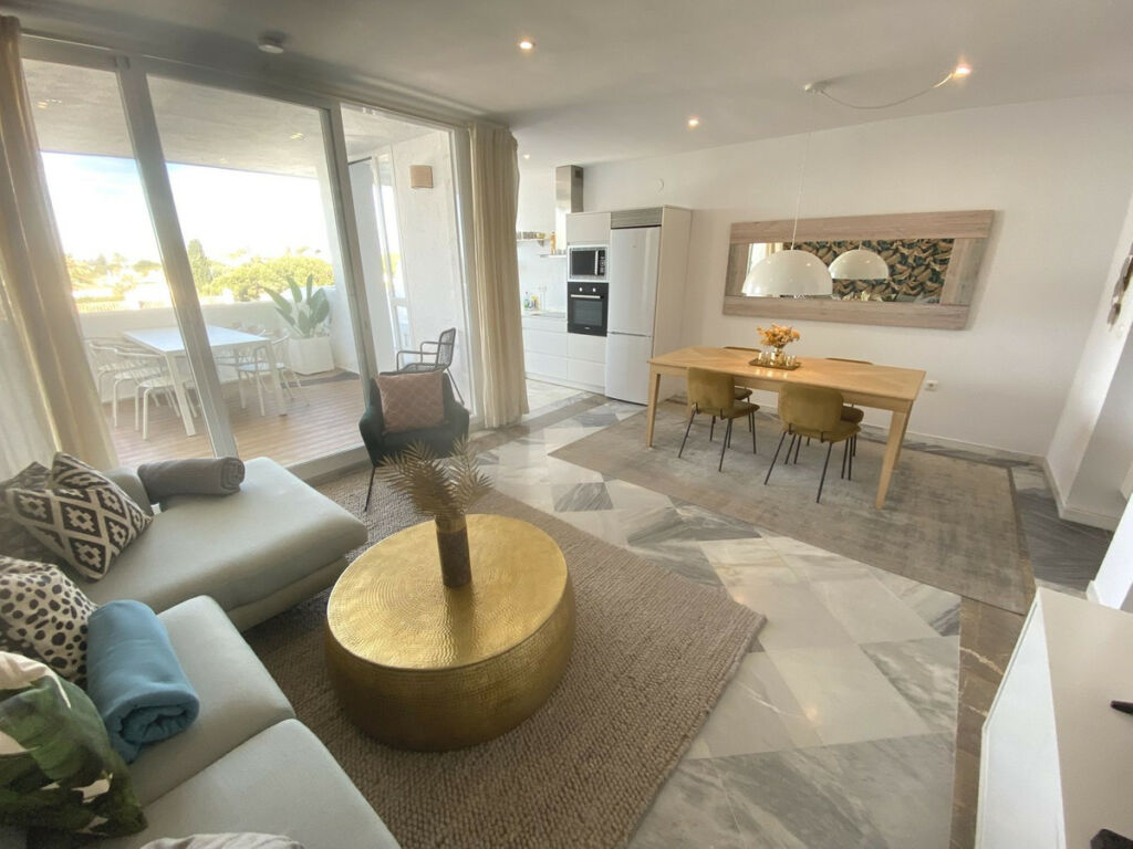 Penthouse Duplex Nueva Andalucía Málaga - image 3