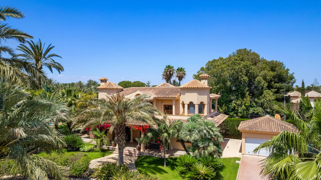 Detached Villa Elche Alicante - image 4