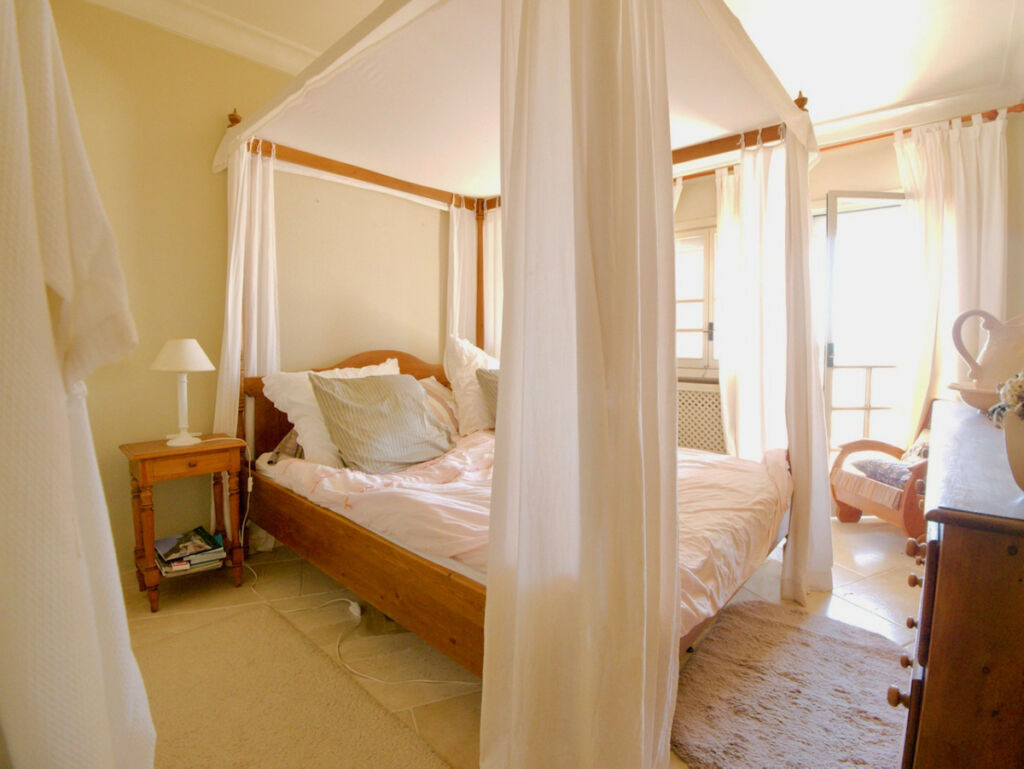 Middle Floor Apartment Puerto de Cabopino Málaga - image 4