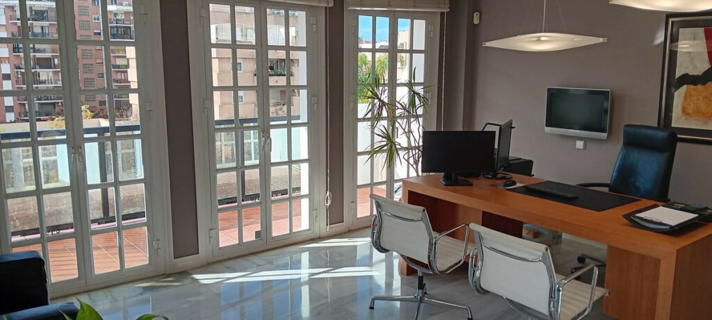 Middle Floor Apartment Marbella Málaga - image 4
