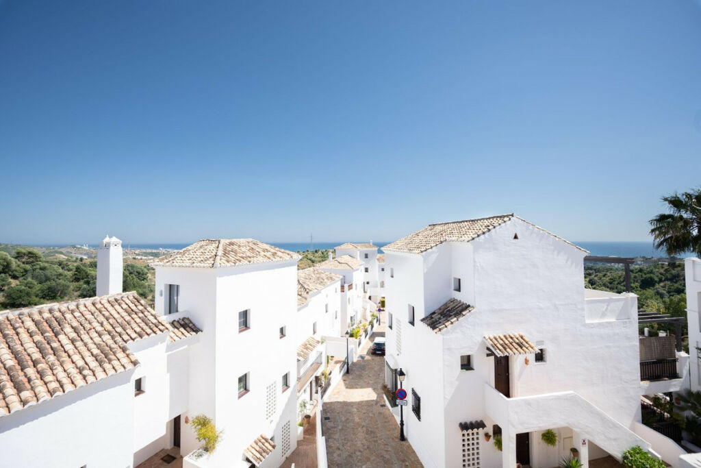 Penthouse Duplex Altos de los Monteros Málaga - image 4