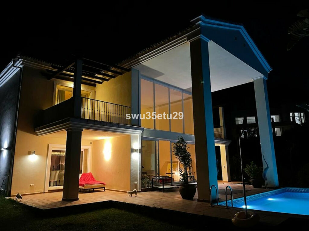 Detached Villa Istán Málaga - image 4