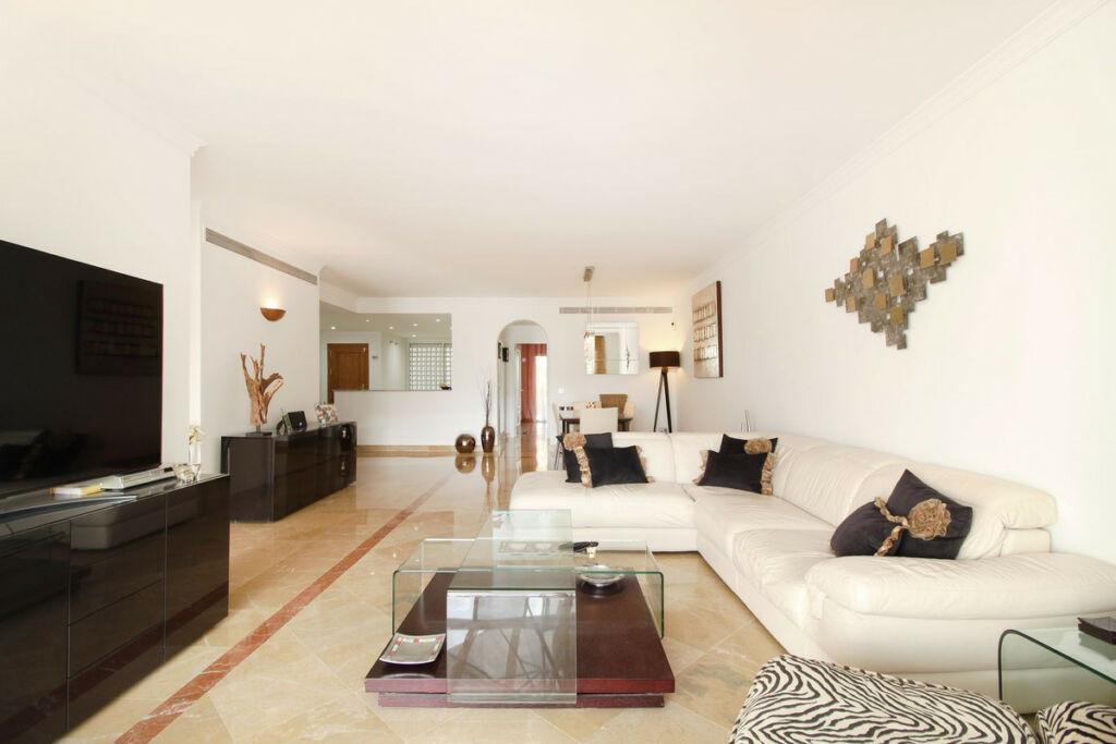 Ground Floor Apartment La Quinta Málaga - image 4