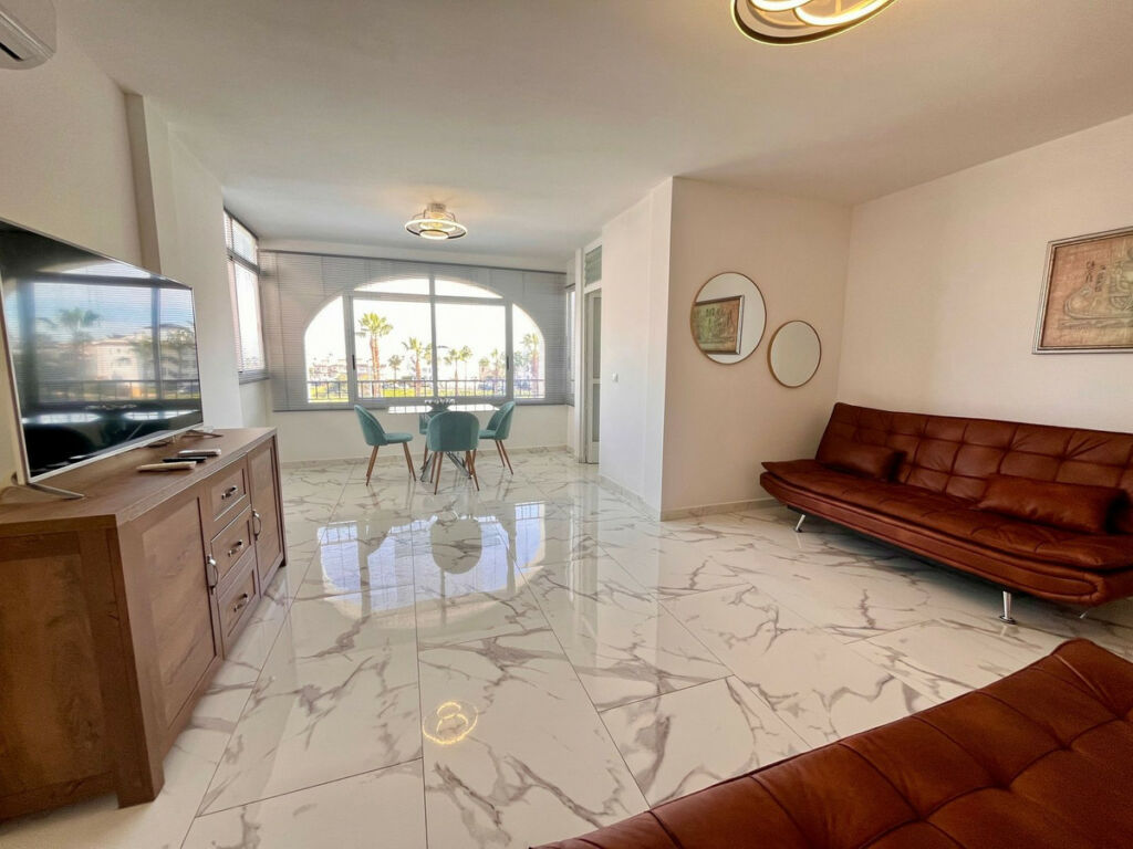 Middle Floor Apartment Villamartin Alicante - image 7