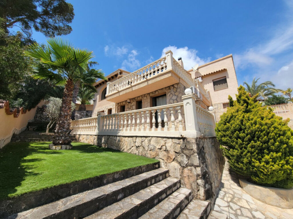 Detached Villa Calpe Alicante - image 4