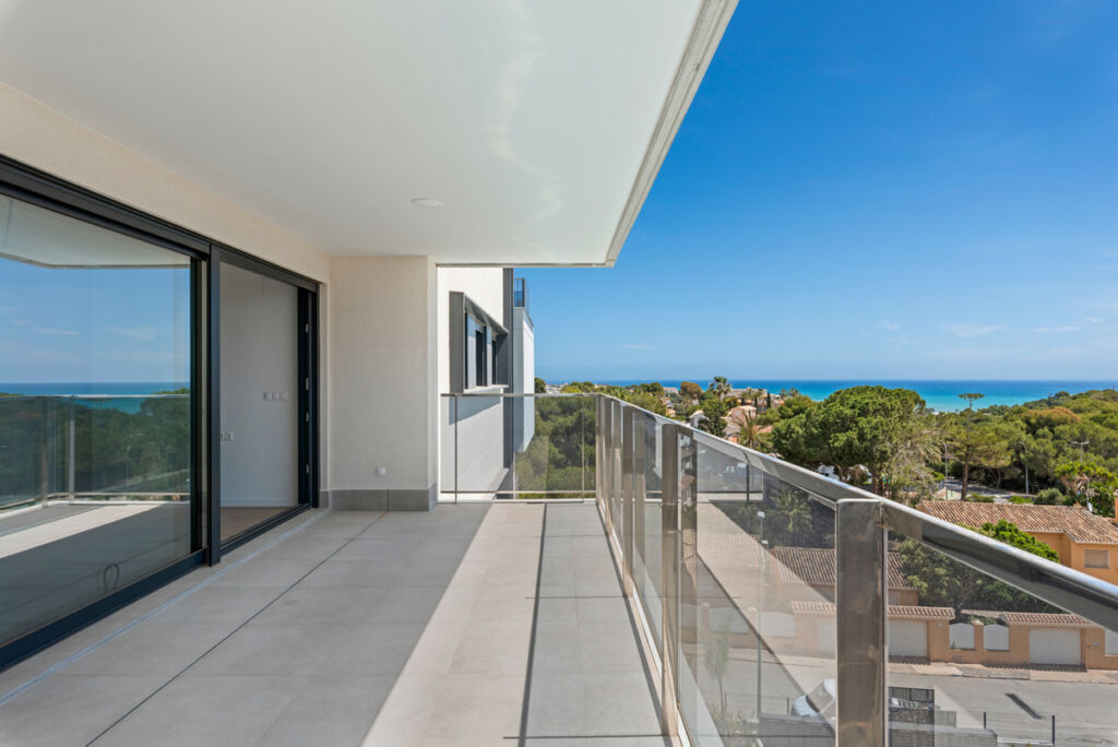 Middle Floor Apartment Campoamor Alicante - image 4