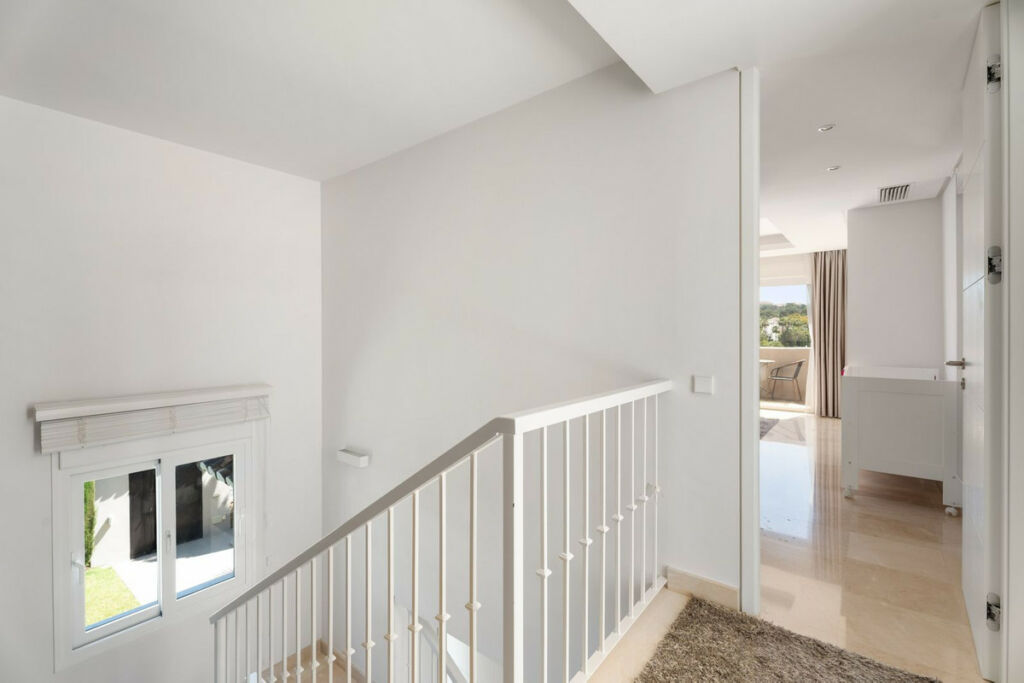Detached Villa Nueva Andalucía Málaga - image 40