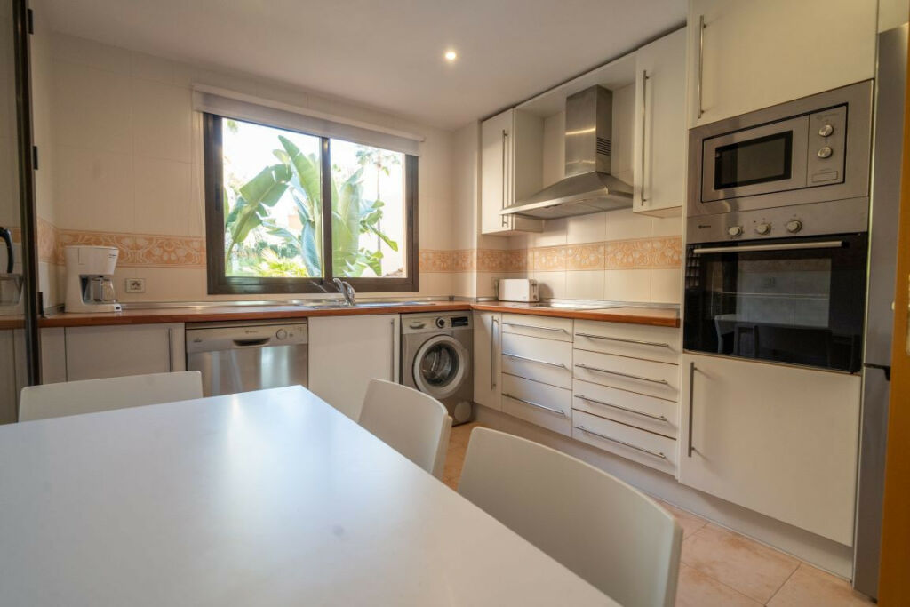Ground Floor Apartment Benahavís Málaga - image 40