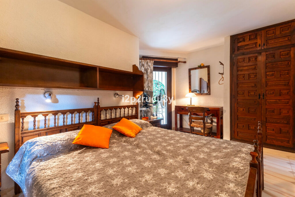 Detached Villa Moraira Alicante - image 40