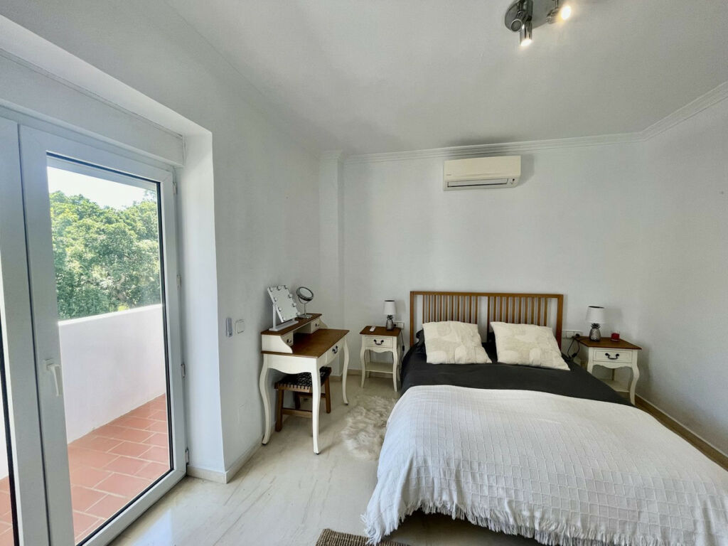 Detached Villa Sotogrande Cádiz - image 40