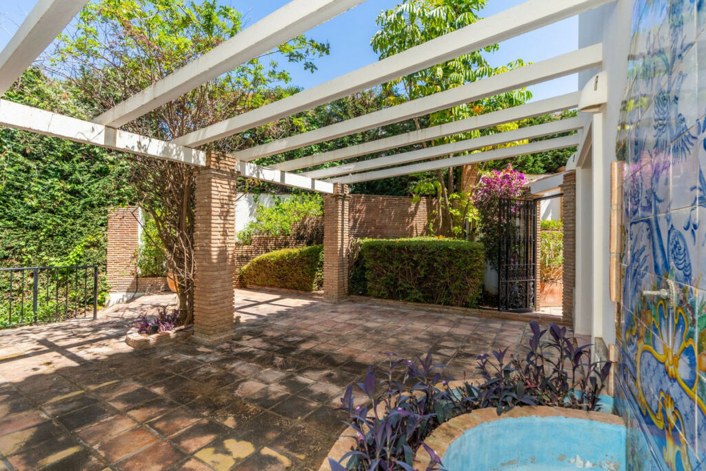 Detached Villa Nueva Andalucía Málaga - image 35