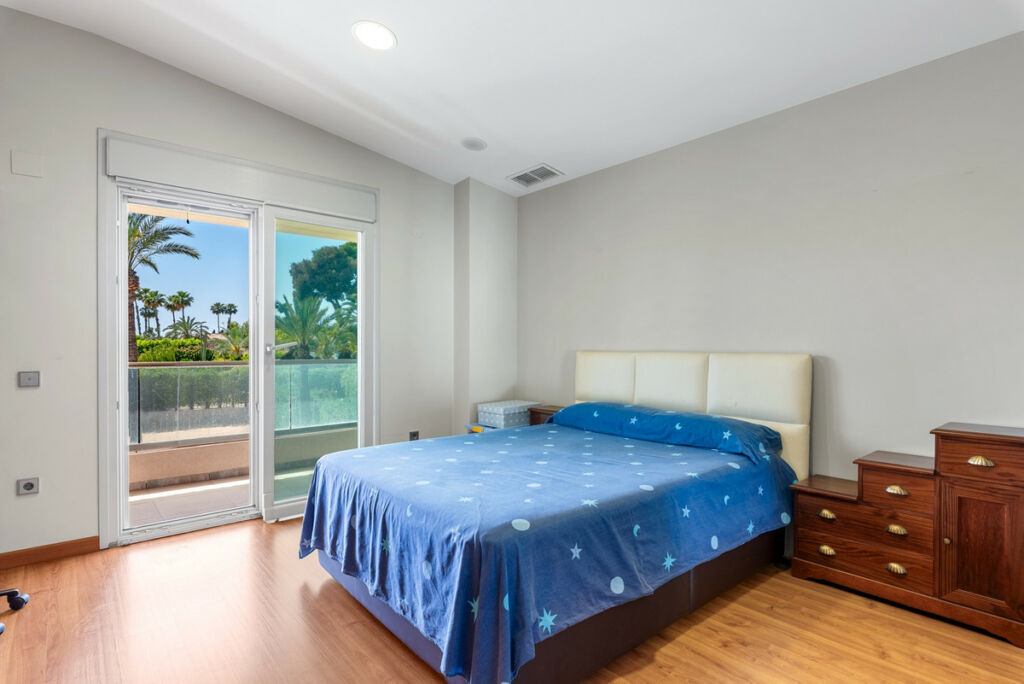 Detached Villa Elche Alicante - image 41