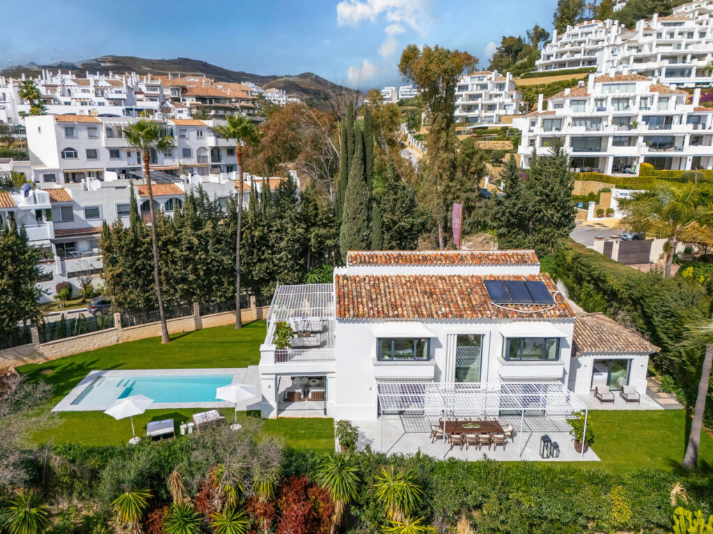 Detached Villa Nueva Andalucía Málaga - image 41