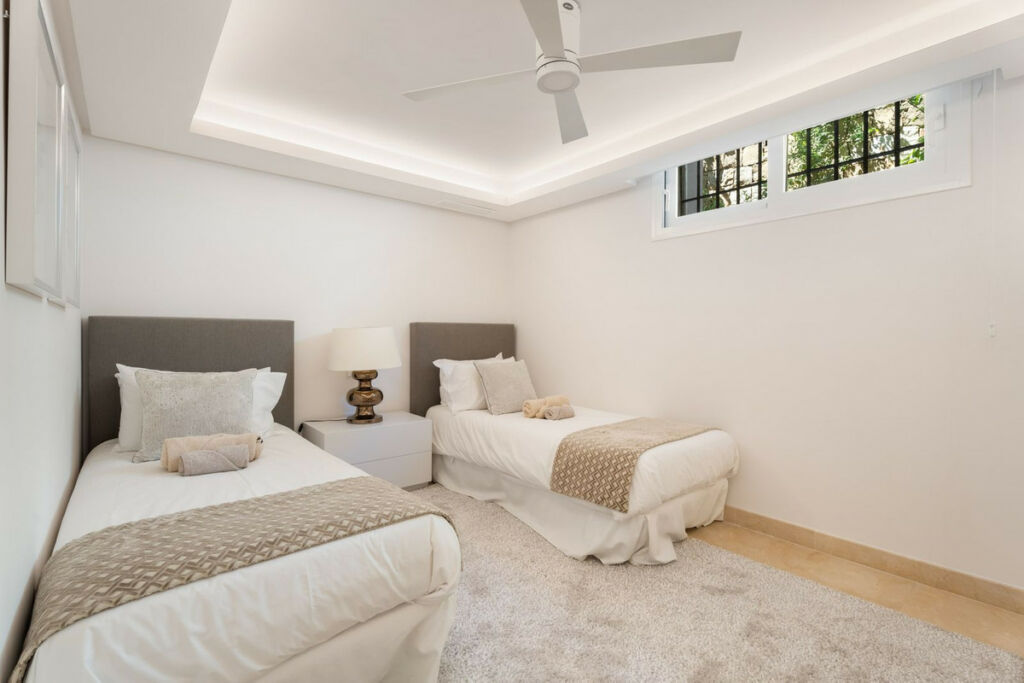 Detached Villa Nueva Andalucía Málaga - image 41