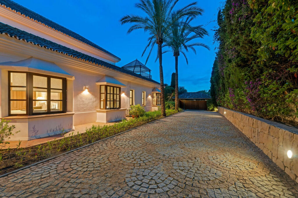 Detached Villa Sierra Blanca Málaga - image 41