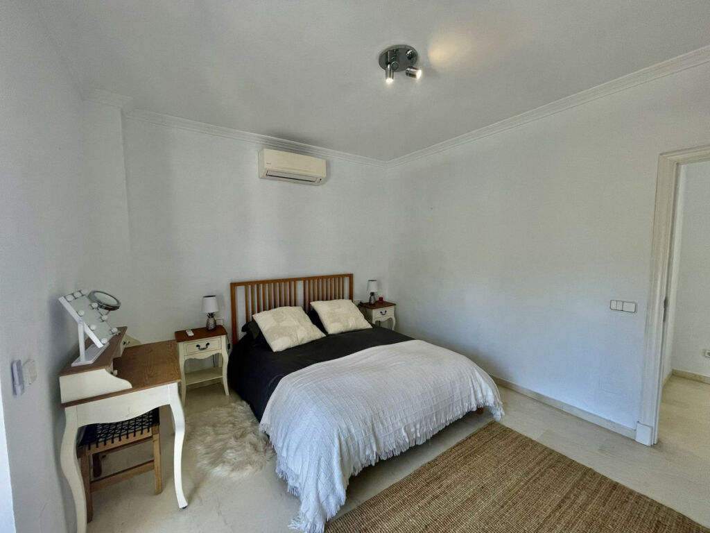 Detached Villa Sotogrande Cádiz - image 41