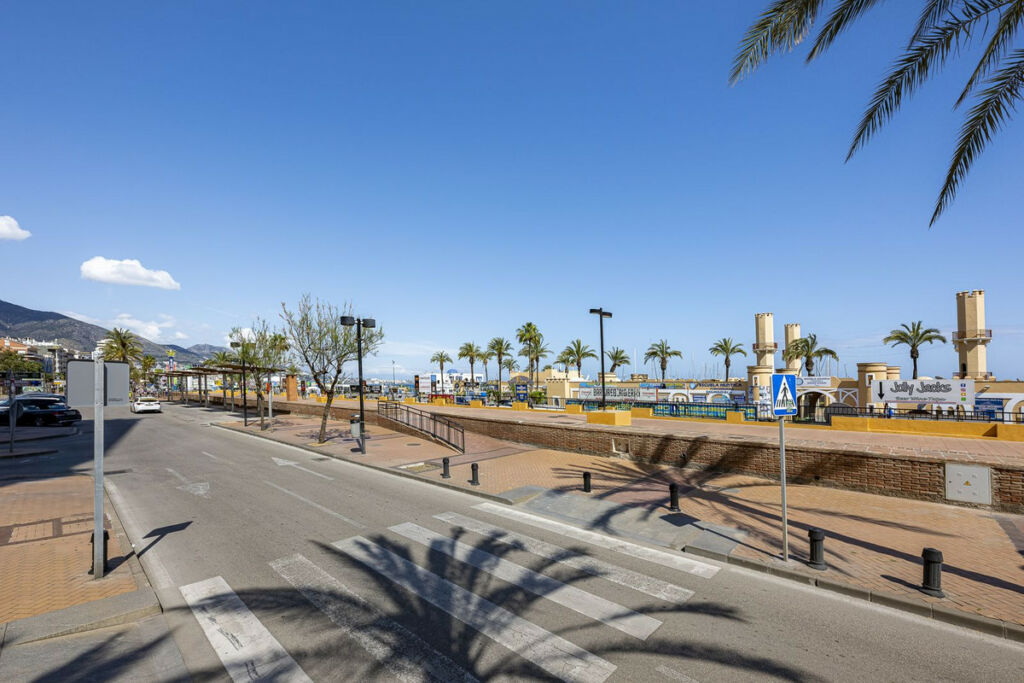 Penthouse Fuengirola Málaga - image 41