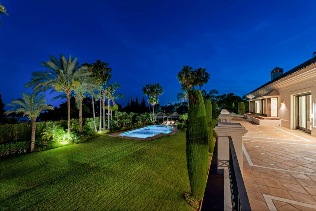 Detached Villa Sierra Blanca Málaga - image 43