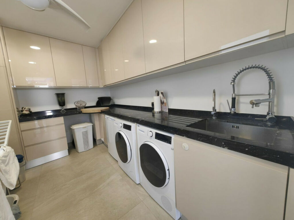 Detached Villa Estepona Málaga - image 43