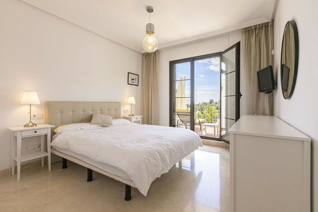 Townhouse Los Arqueros Málaga - image 43