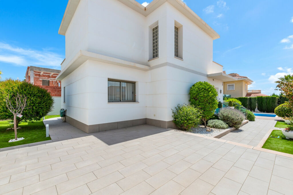 Detached Villa Ciudad Quesada Alicante - image 44