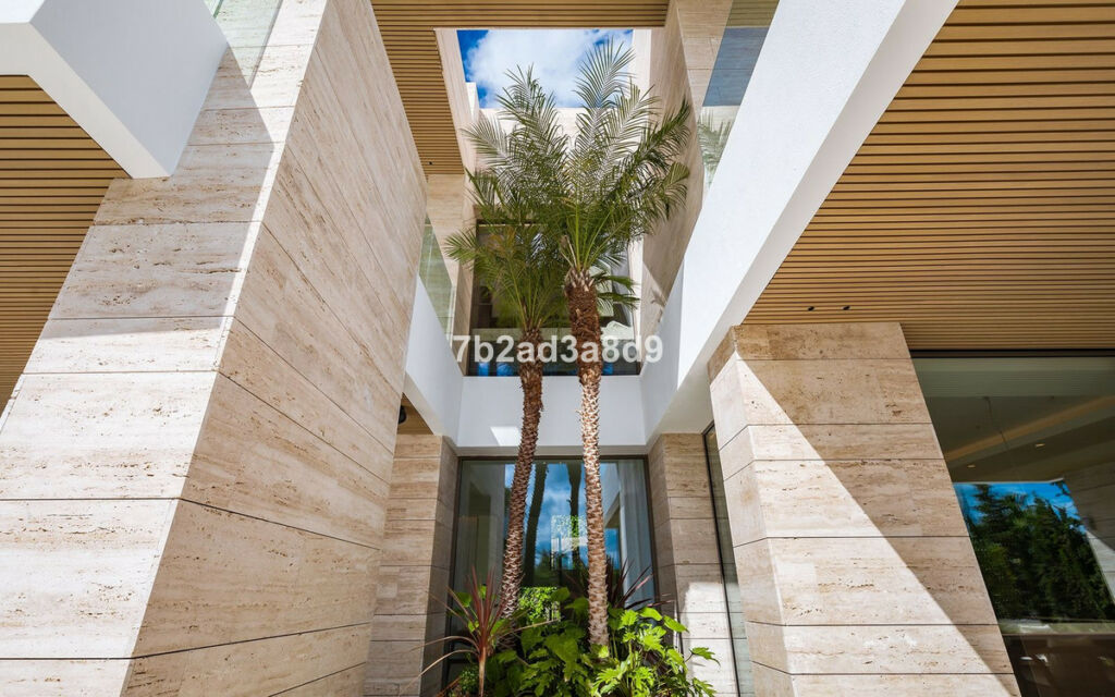 Detached Villa El Paraiso Málaga - image 43