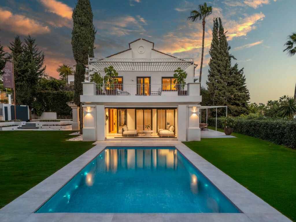 Detached Villa Nueva Andalucía Málaga - image 44