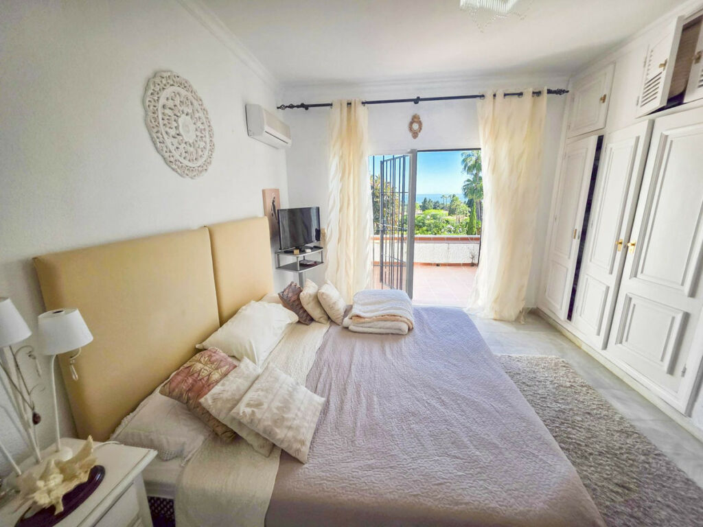 Townhouse El Paraiso Málaga - image 45