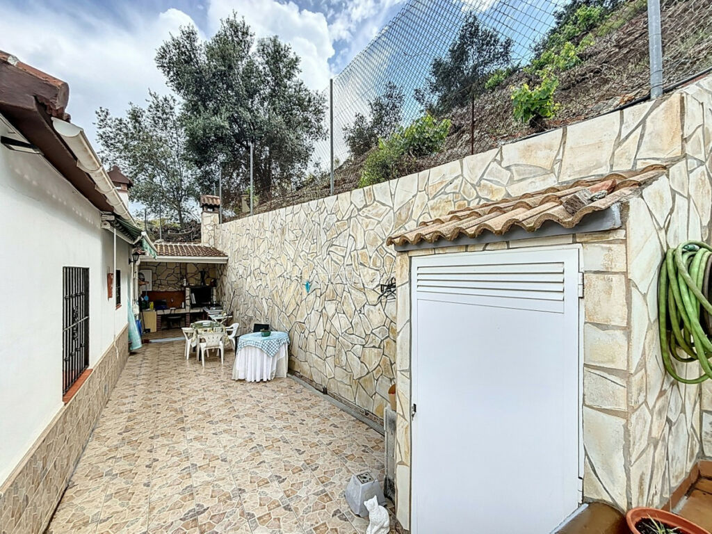 Detached Villa La Viñuela Málaga - image 45
