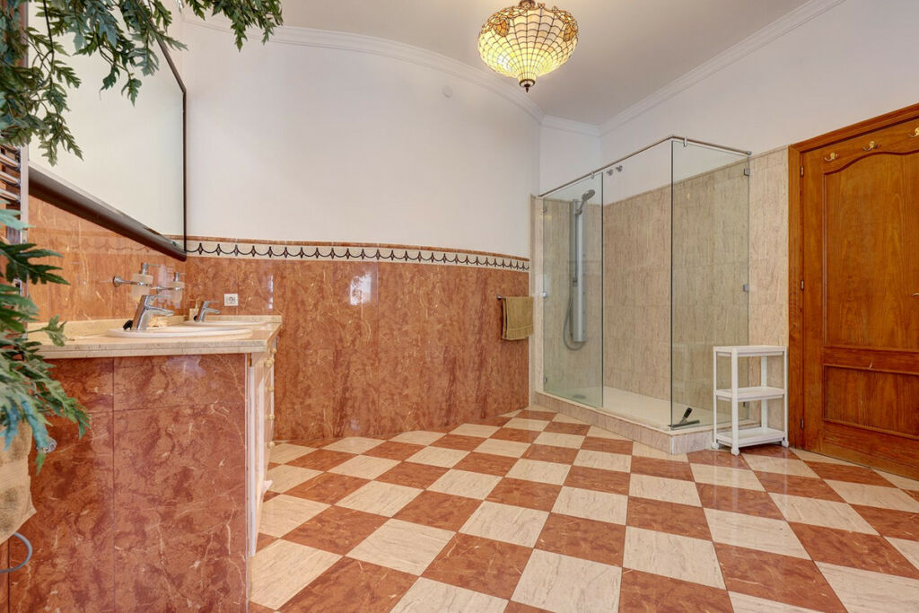 Detached Villa Benahavís Málaga - image 46