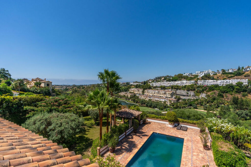 Detached Villa Nueva Andalucía Málaga - image 39