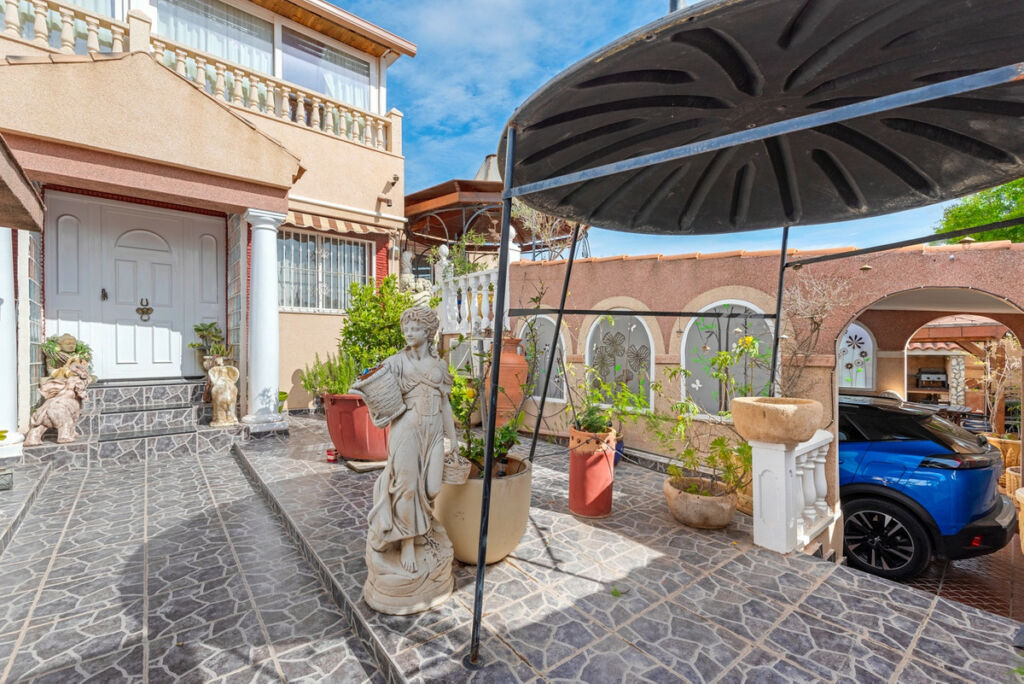 Detached Villa Ciudad Quesada Alicante - image 46