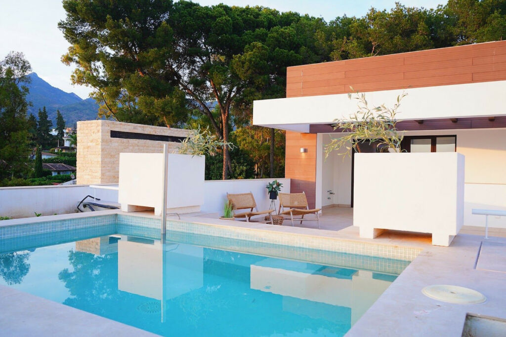 Detached Villa The Golden Mile Málaga - image 5