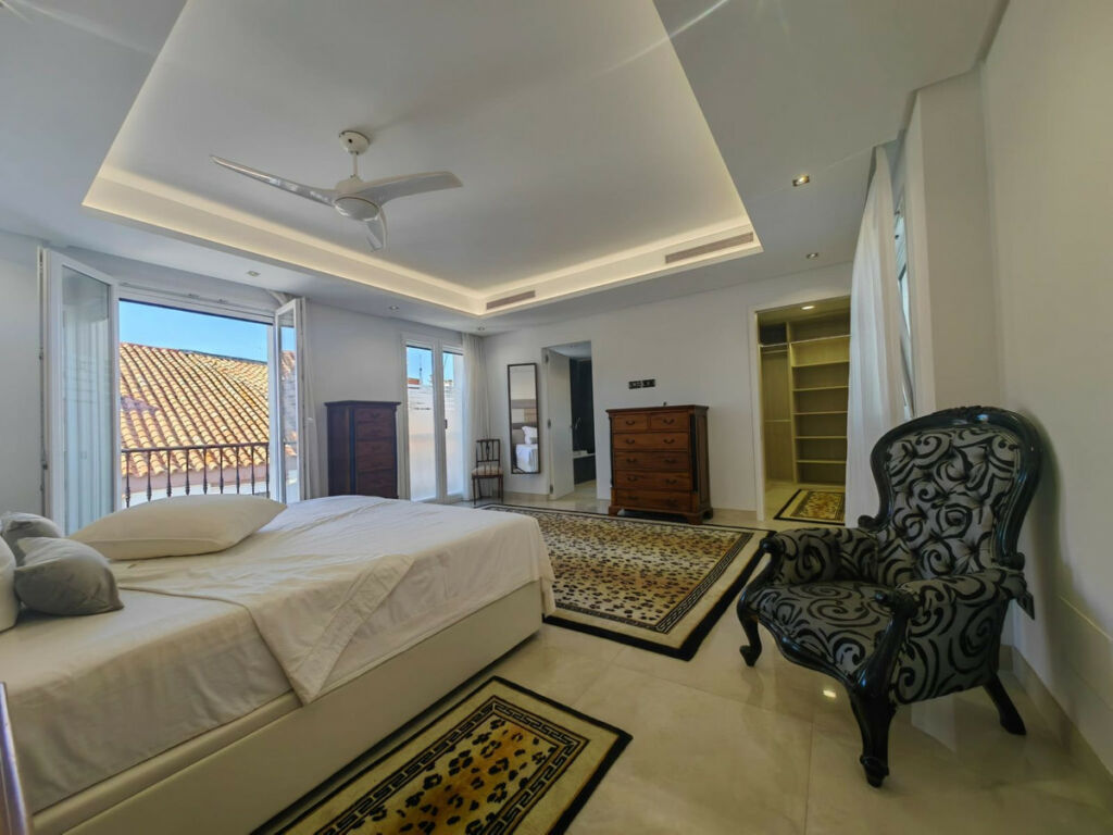 Detached Villa Estepona Málaga - image 46