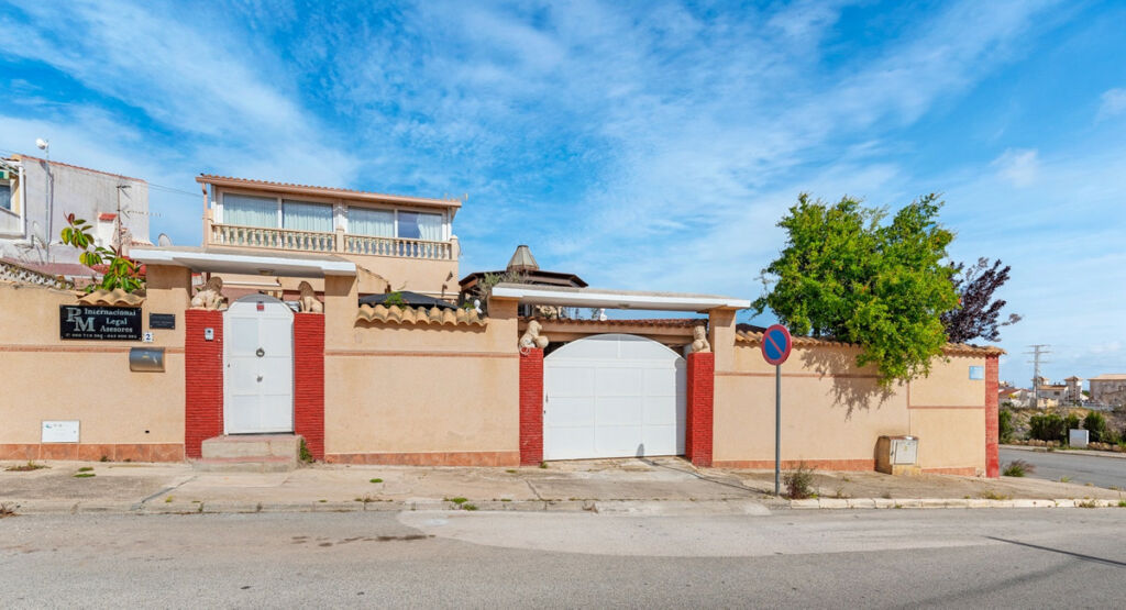 Detached Villa Ciudad Quesada Alicante - image 47