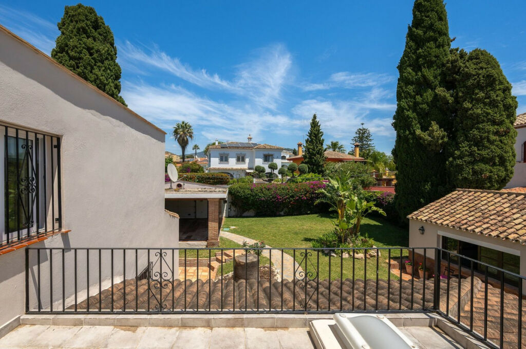 Detached Villa Río Real Málaga - image 47