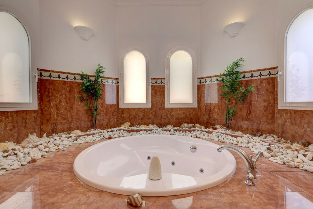 Detached Villa Benahavís Málaga - image 47