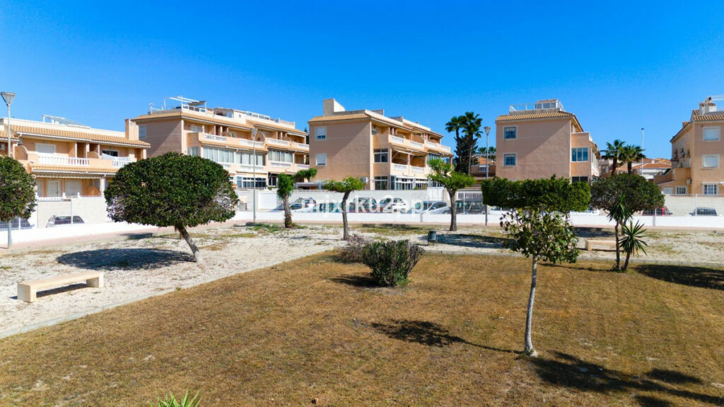 Townhouse Torrevieja Alicante - image 47