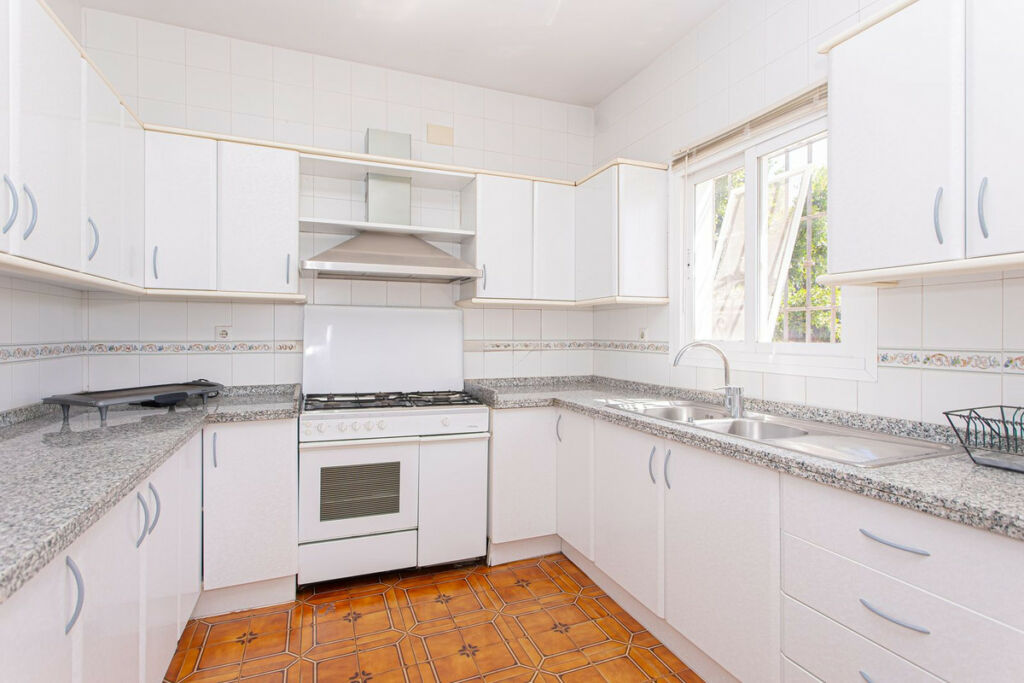 Detached Villa Nueva Andalucía Málaga - image 48
