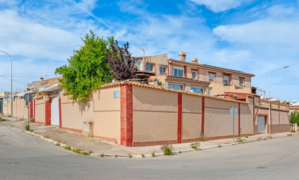 Detached Villa Ciudad Quesada Alicante - image 48