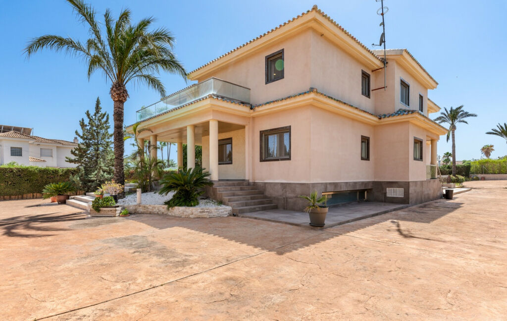 Detached Villa Elche Alicante - image 48