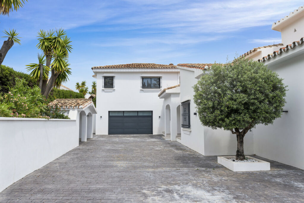Detached Villa Benahavís Málaga - image 50