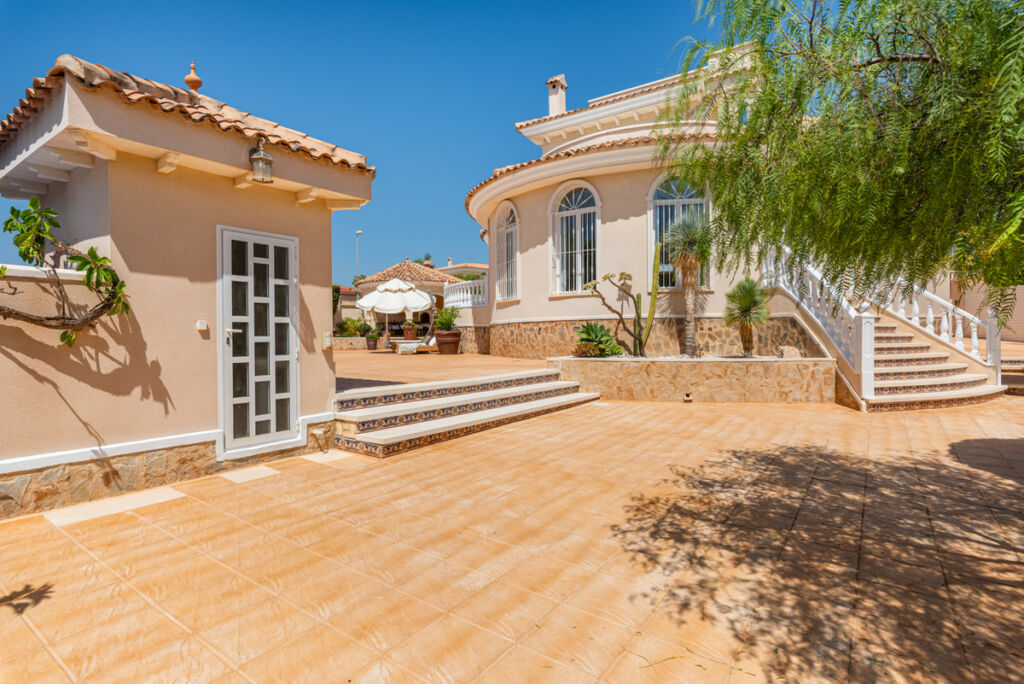 Detached Villa Ciudad Quesada Alicante - image 49