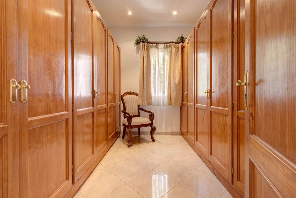 Detached Villa Benahavís Málaga - image 49