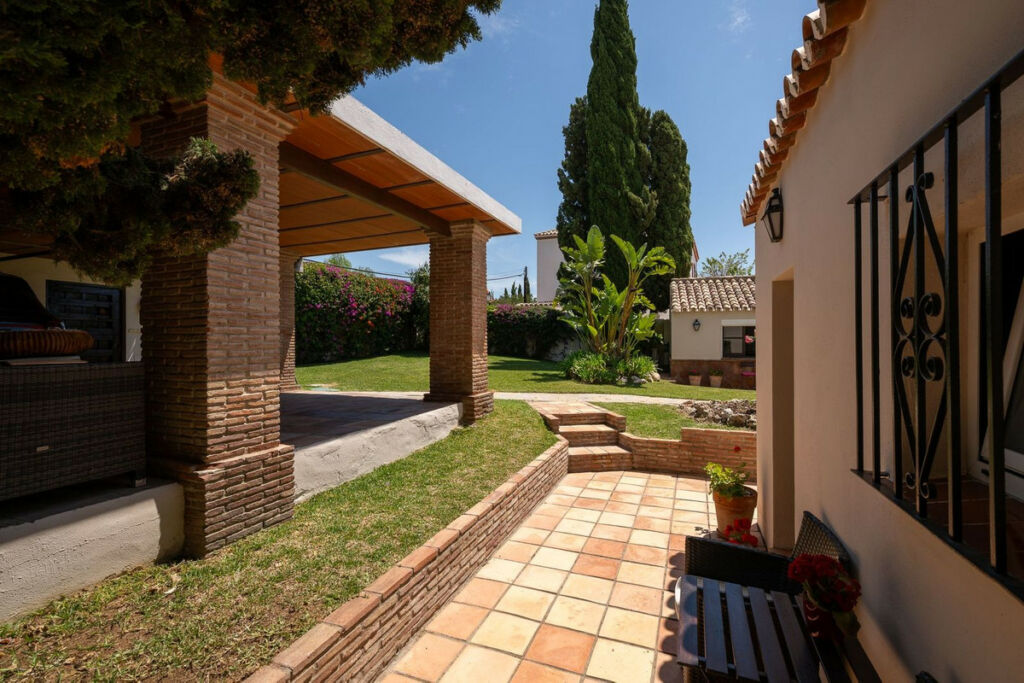 Detached Villa Río Real Málaga - image 49