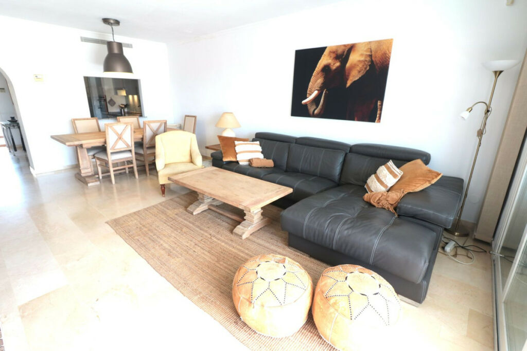 Top Floor Apartment New Golden Mile Málaga - image 5